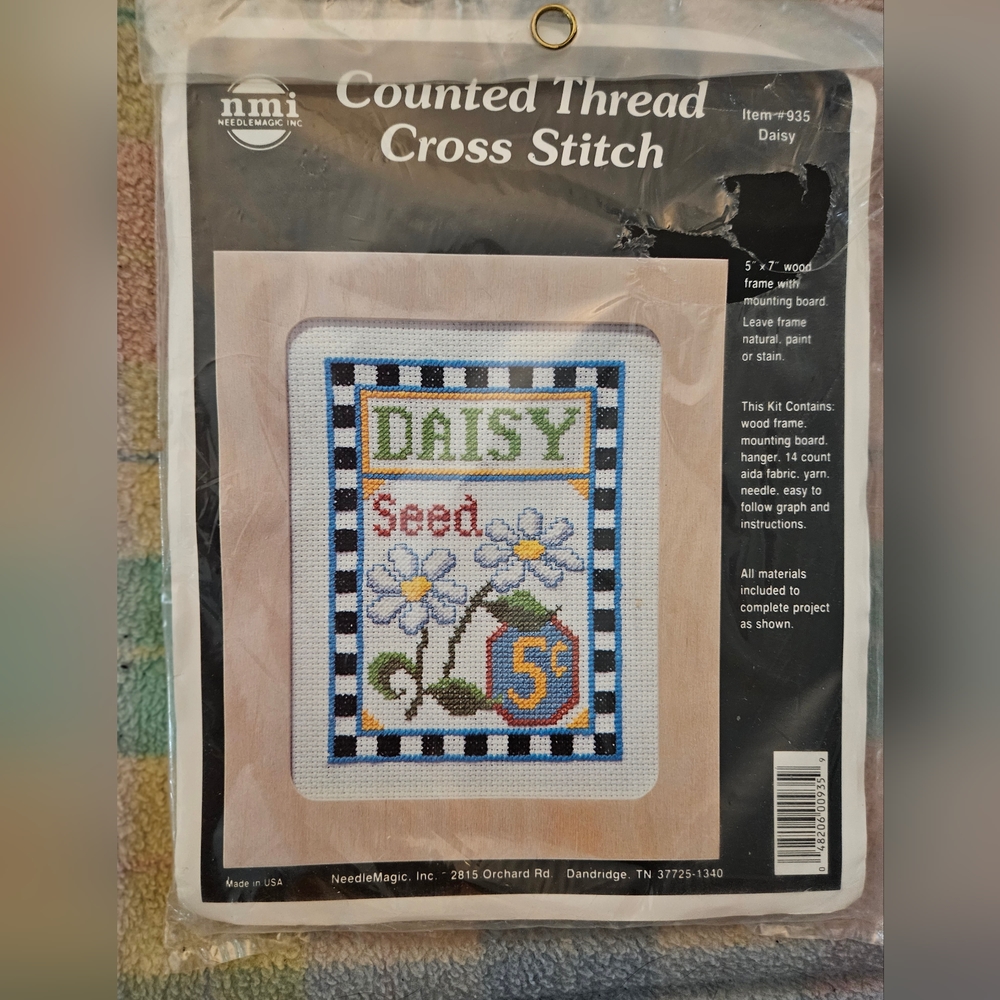 Daisy Cross Stitch Kit With Frame